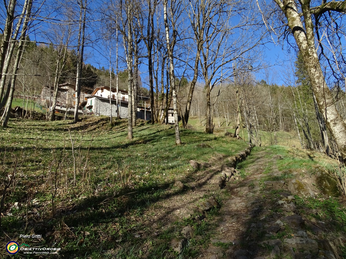 73 In discesa da Caprini a Capovalle.JPG